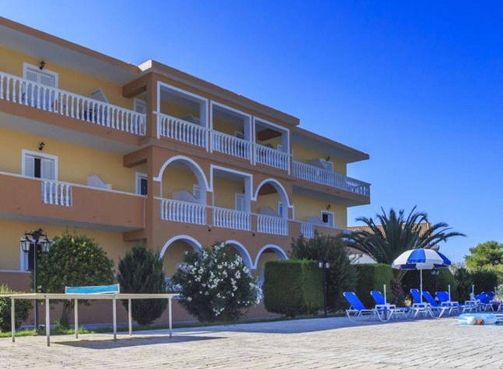Derekas studios & apartments 2