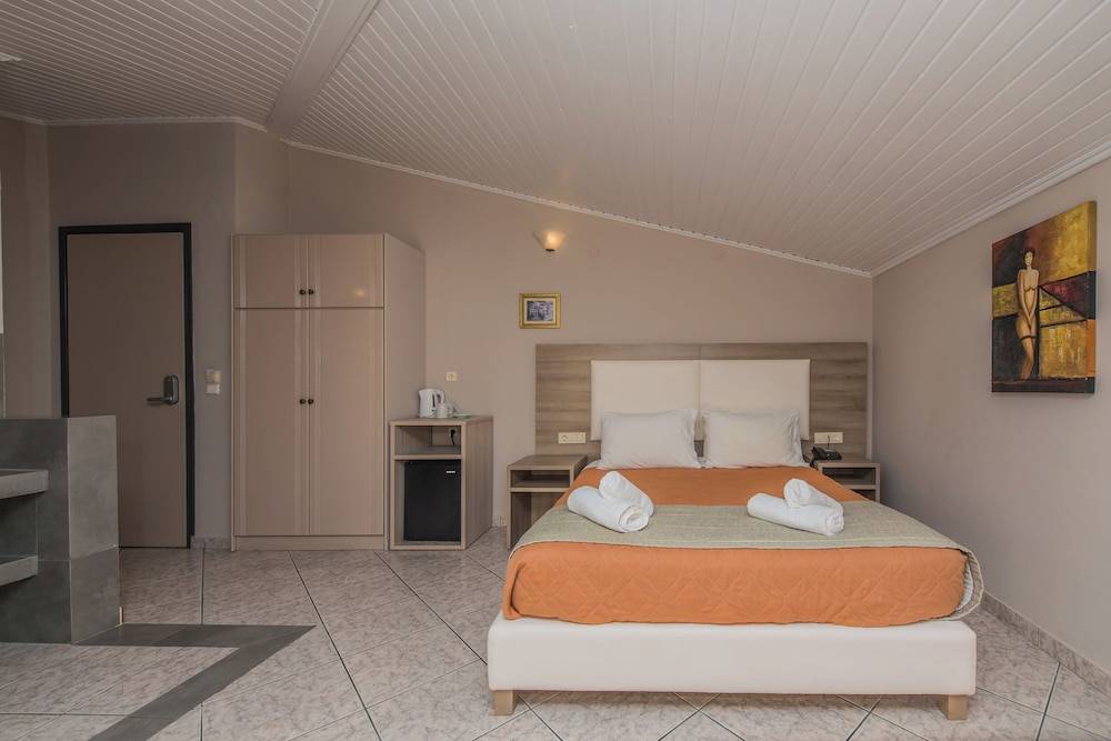 Planos Beach Hotel 1