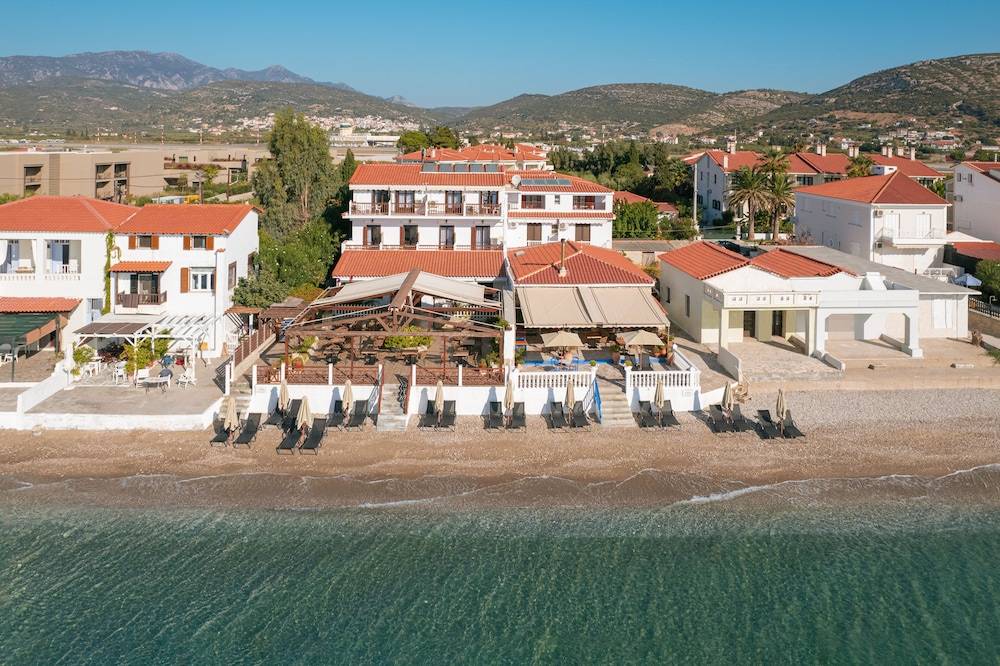 Potokaki Beachfront Hotel 1