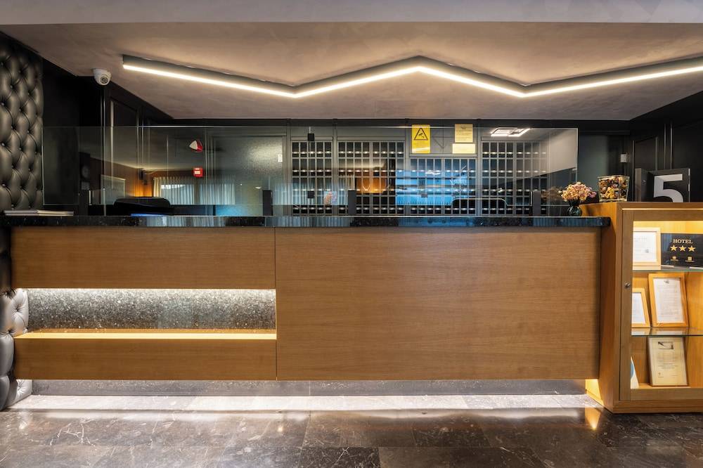 Queen Olga Hotel 2