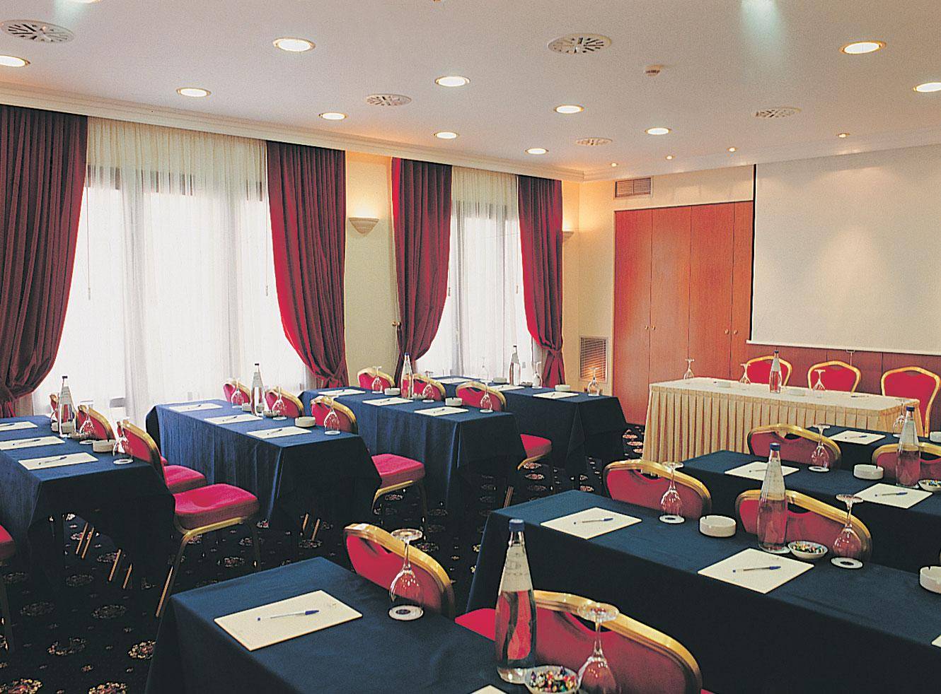 Minerva Premier Hotel 2