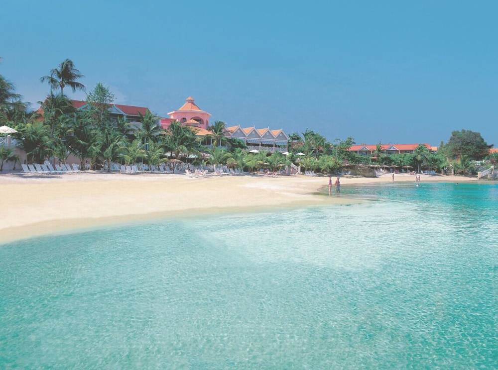 Coco Reef Resort and Spa 1