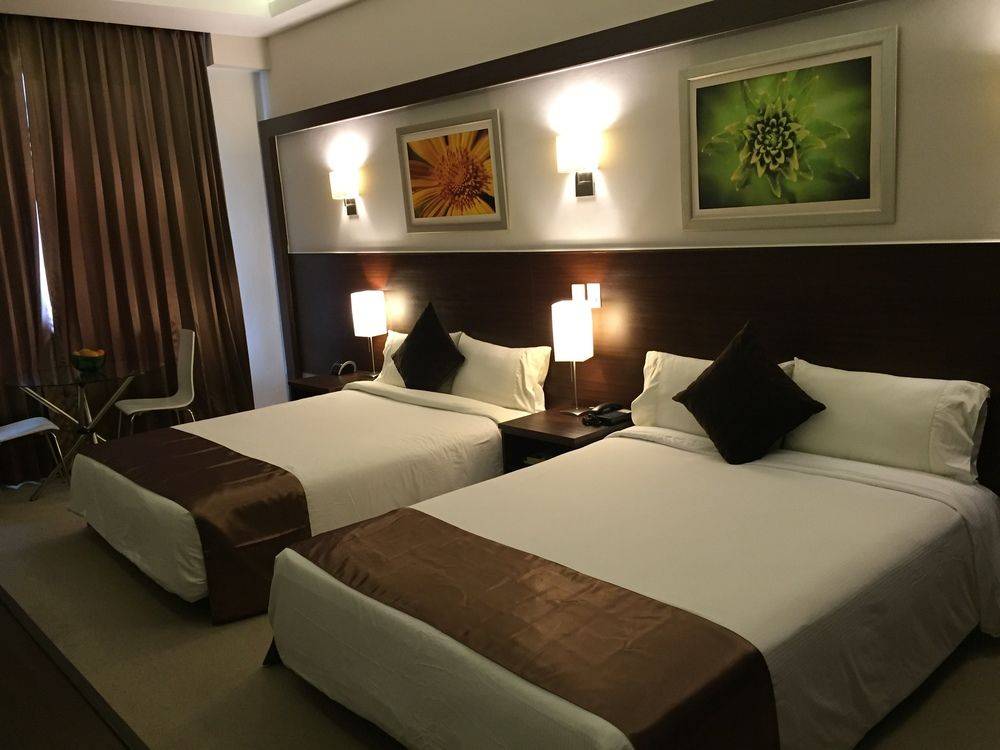 Weston Suites Hotel 2