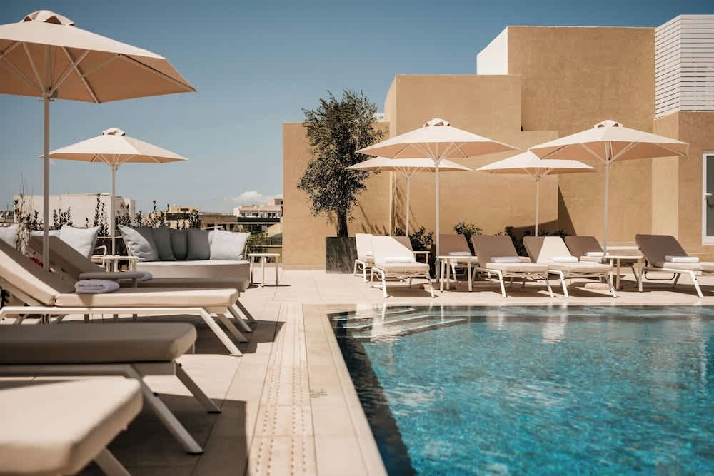 Courtyard by Marriott Sliema 1