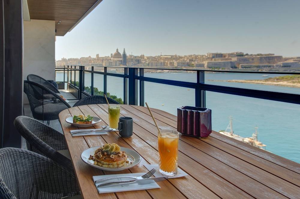 Land's End, Boutique Hotel 1