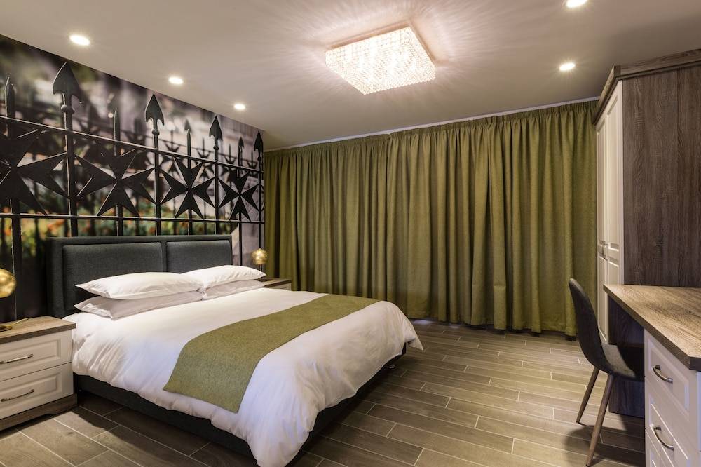 Jean de Valette Boutique Living 2