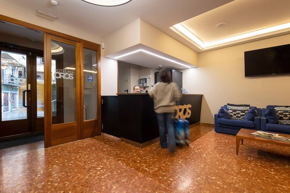 Hotel Oros by Nexta 2