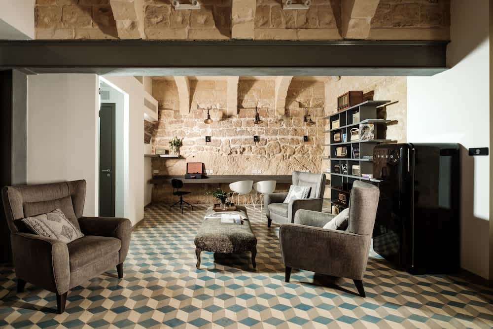 19 ROOMS 2