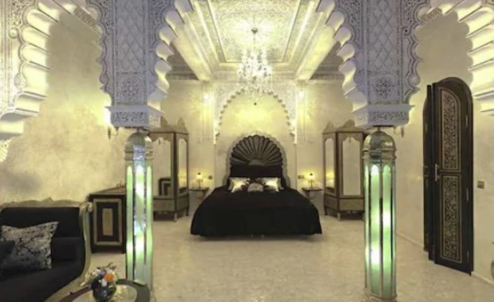 Mumtaz Mahal 1