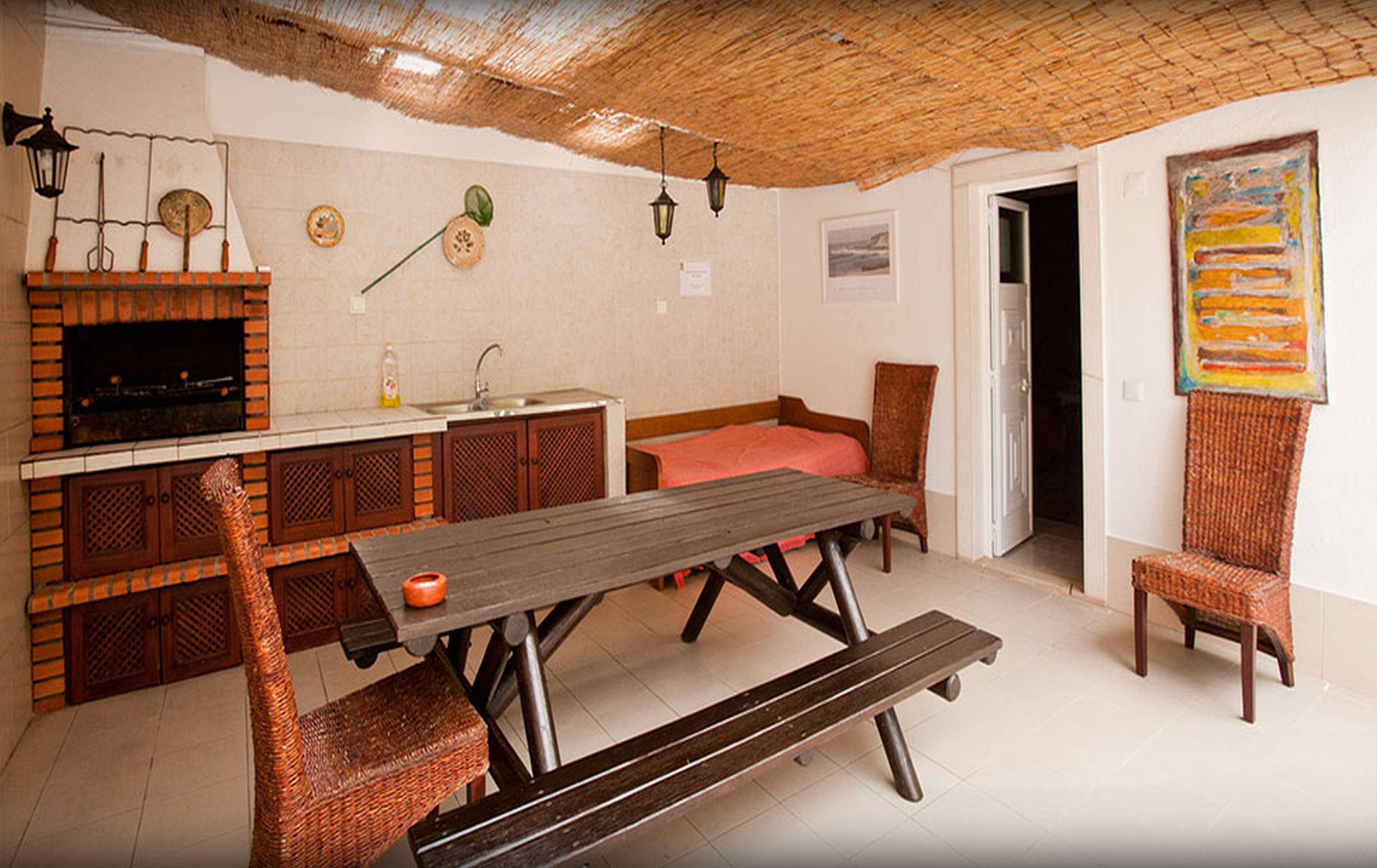 Ericeira Chill Hill Hostel & Private Rooms 1
