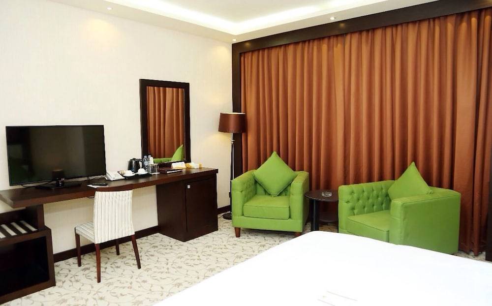 Ras Al Khaimah Hotel 2