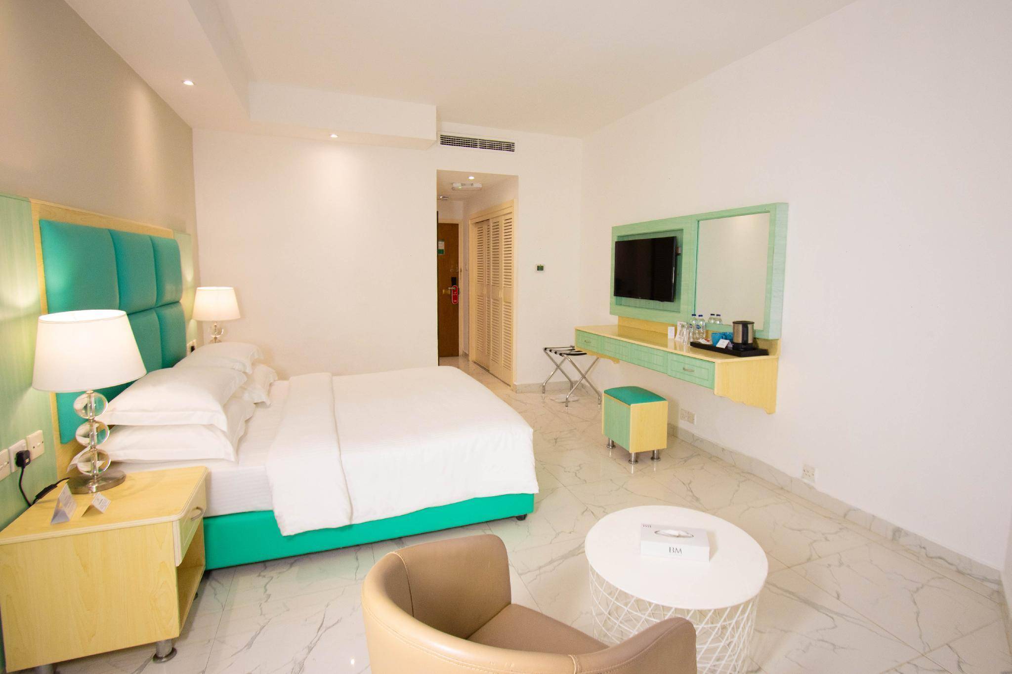 BM Beach Hotel 1