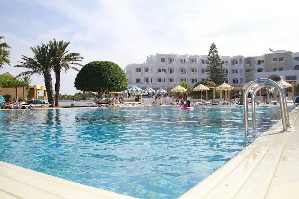 Thapsus Beach Resort 1