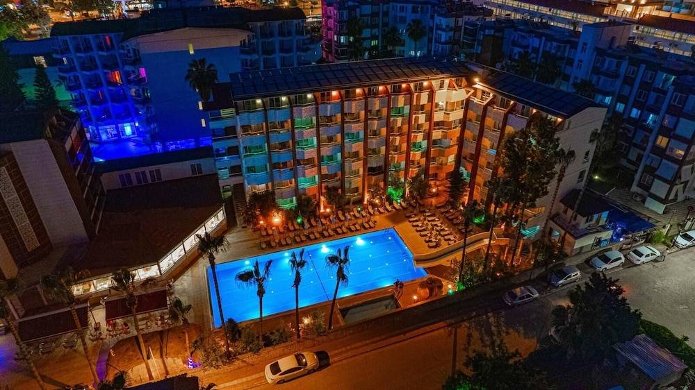 CLUB MONTE CARLO HoTEL 1