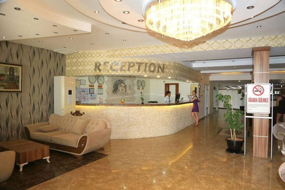CLUB MONTE CARLO HoTEL 2