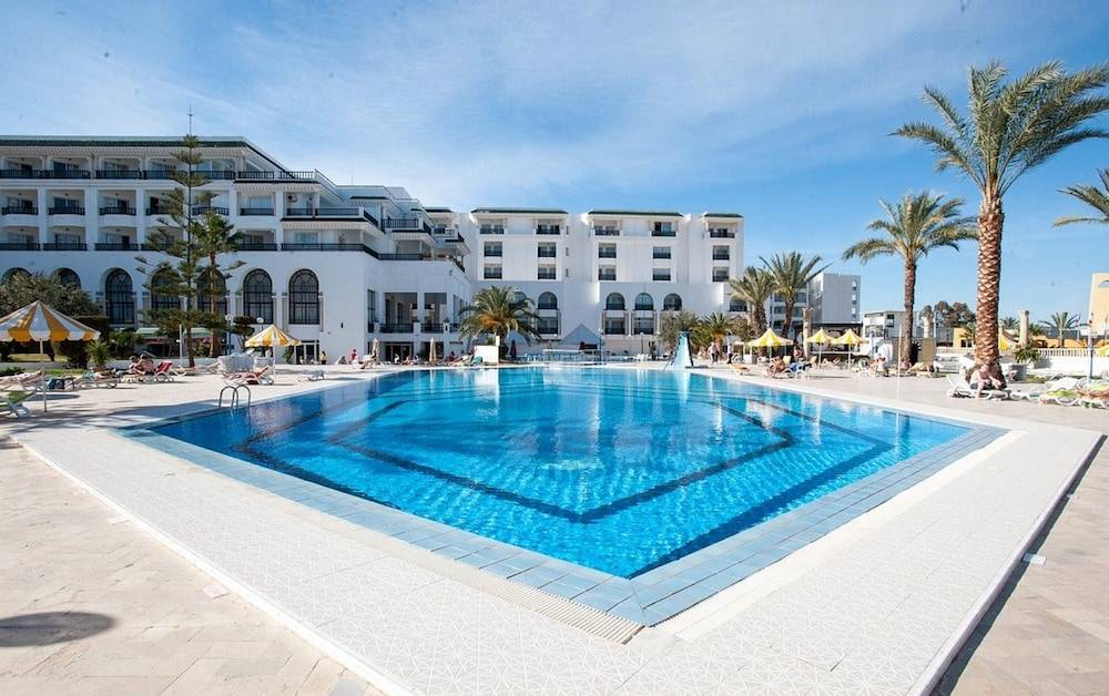 Riviera Hotel - Family only 1
