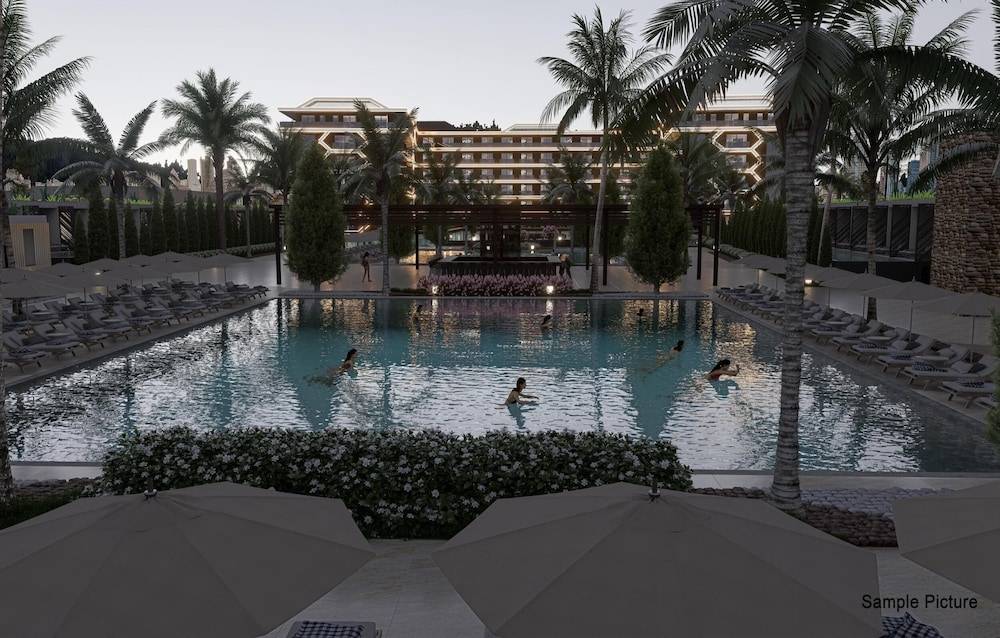 The Garden Beach Hotel 1