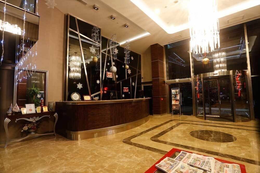 Demora Hotel 2