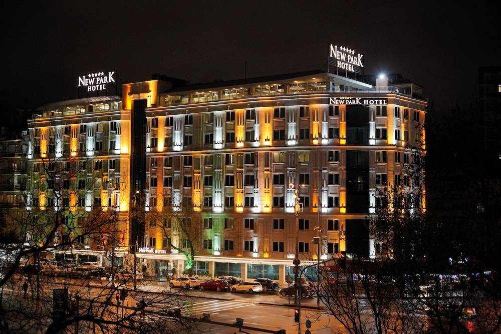 New Park Hotel 1