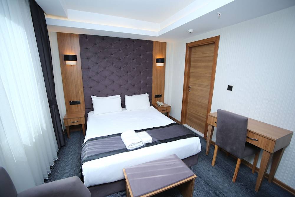 Grand Silay Hotel 1