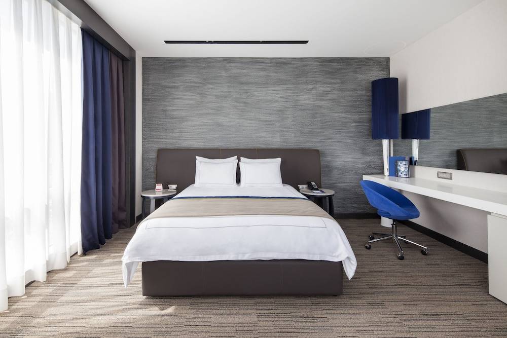 Ramada Hotel & Suites by Wyndham Izmir Kemalpasa 2
