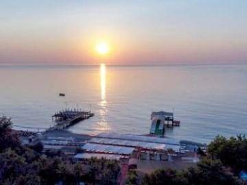 Ring Beach Hotel 2
