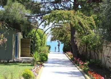 Ring Beach Hotel 1
