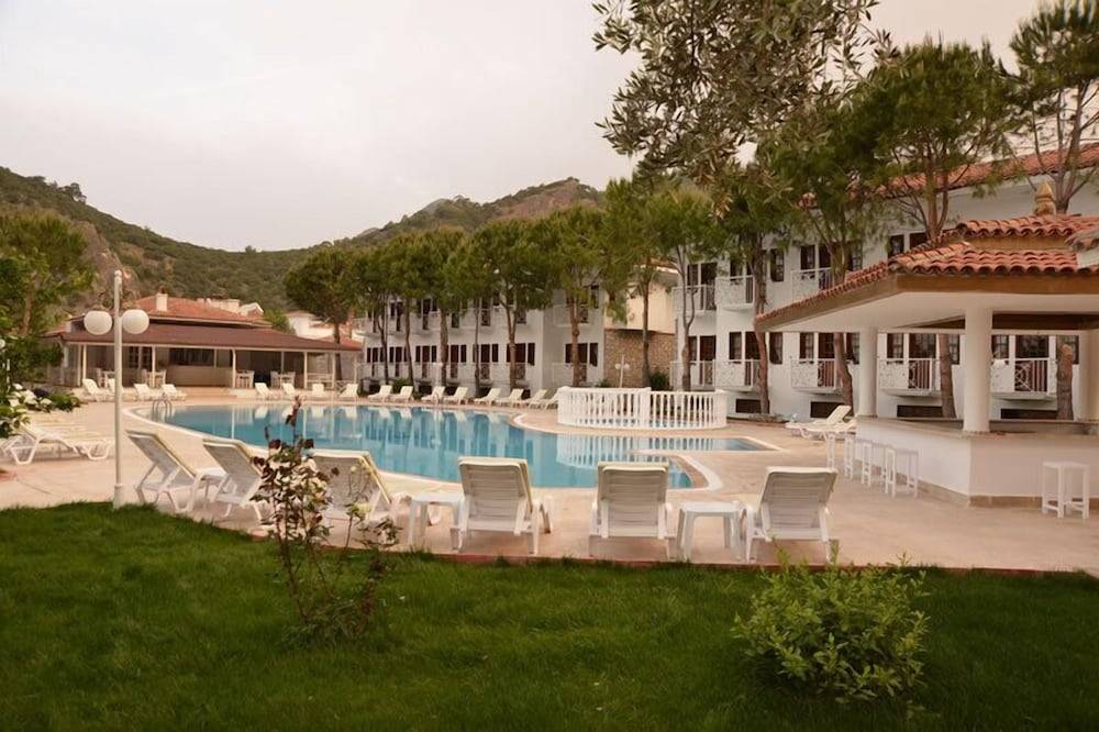 White Hotel 1