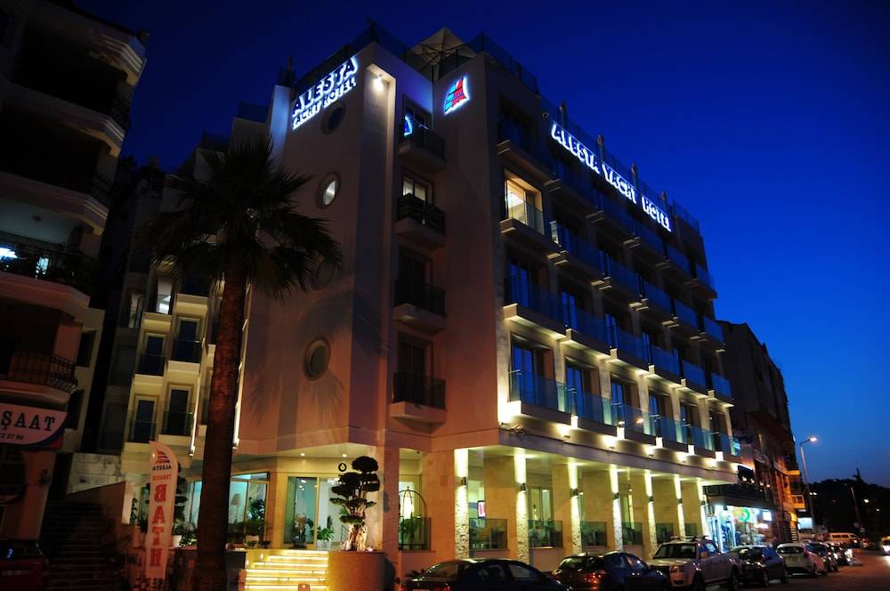 Alesta Yacht Hotel 1