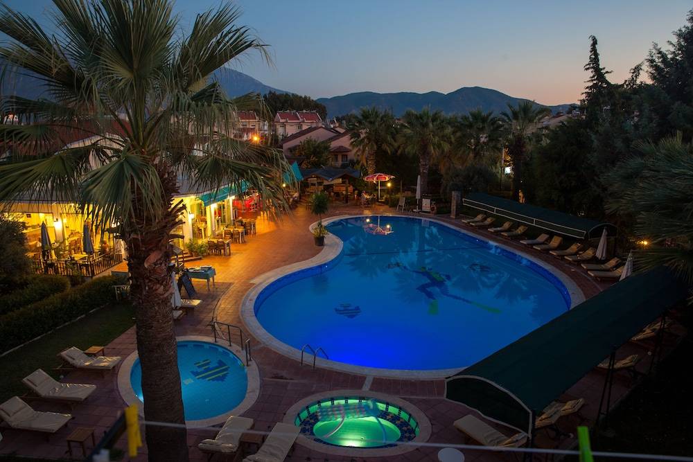 Rebin Beach Hotel 1