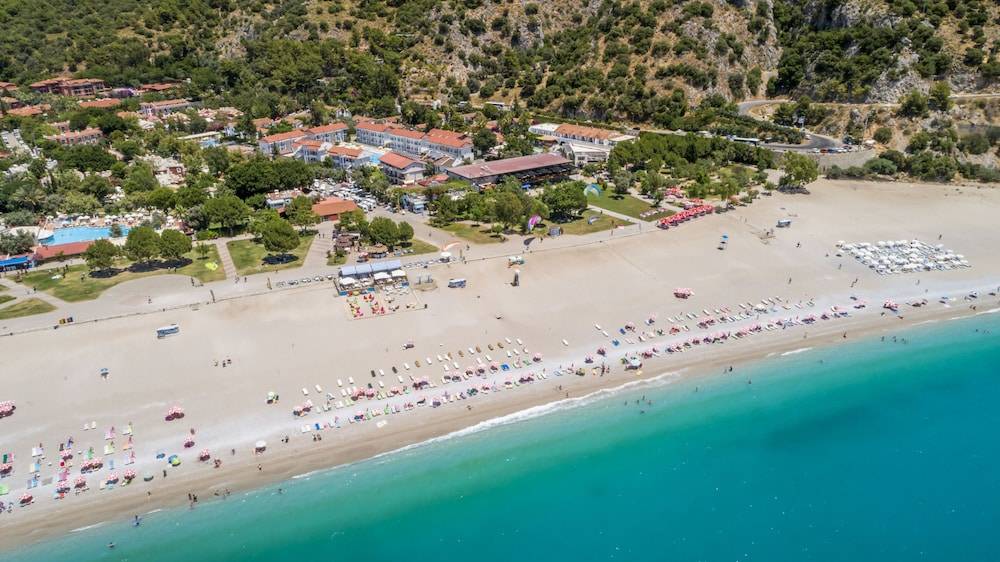 Belcekum Beach Hotel 1