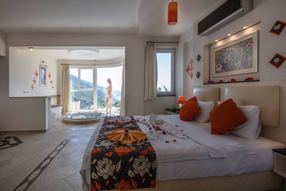 Azure Palm Resort 1