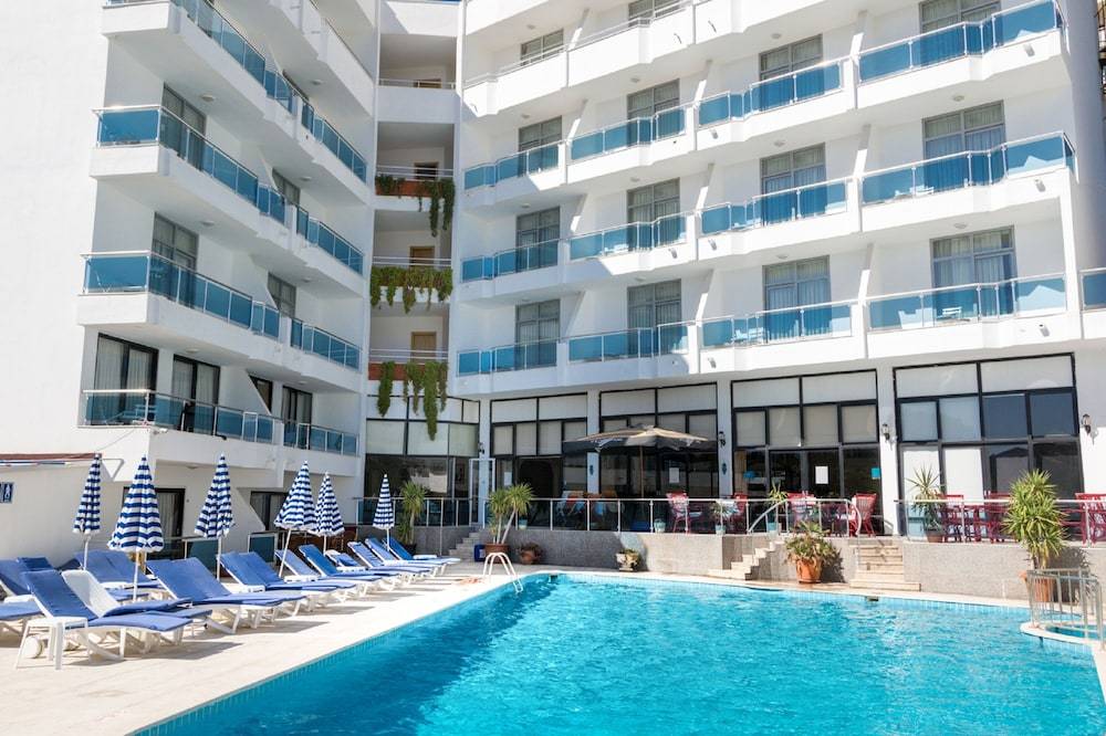 Ponz Hotel 1