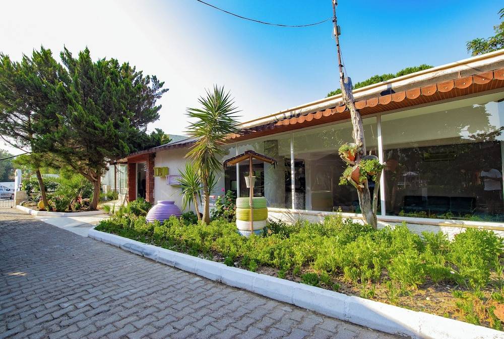 PİGALE BEACH RESORT 2