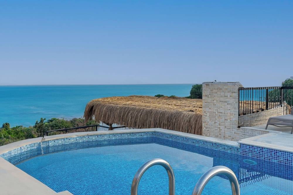 Rosy Suites Hotel 1