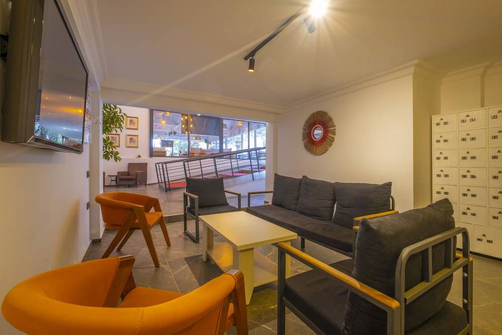Akdeniz Beach Hotel 2
