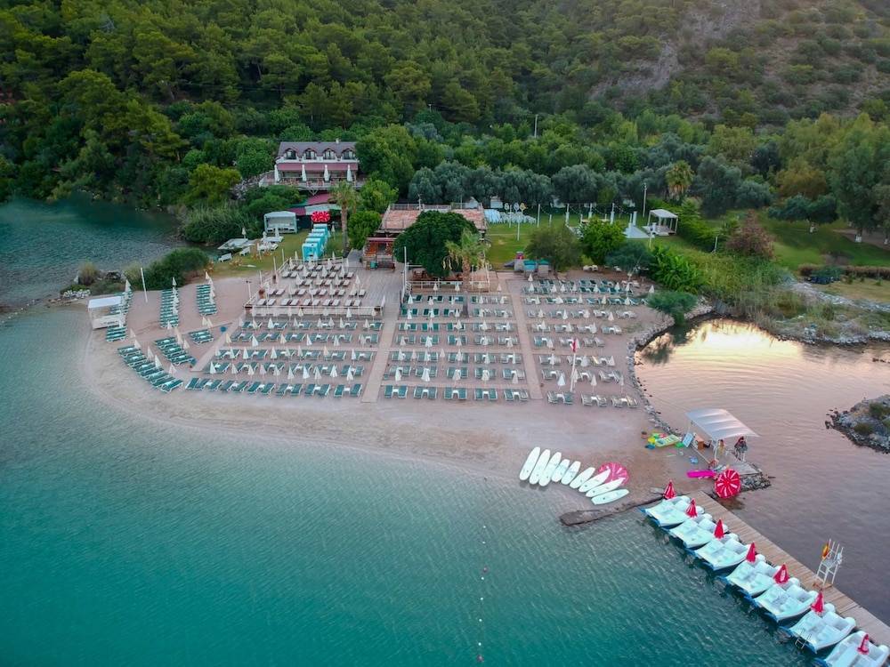 S3 Seahorse Beach Club 1