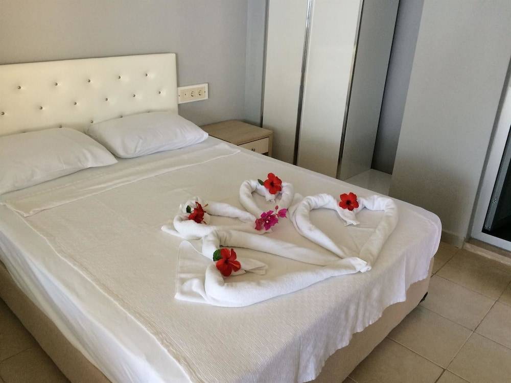 Pine Beach Boutique Hotel 2