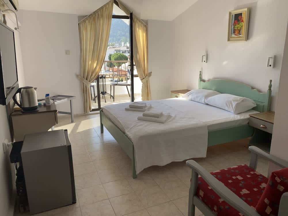 Diplomat Hotel 2