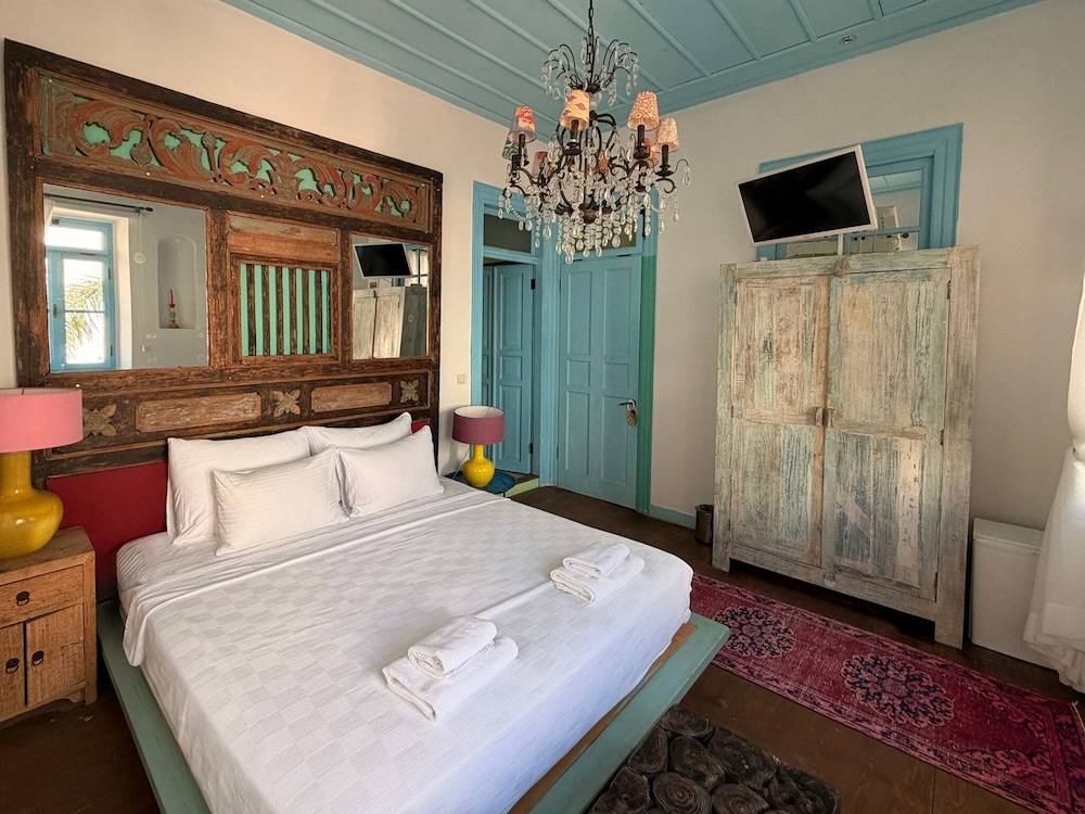 Marge Hotel Adult Only 12 plus 1