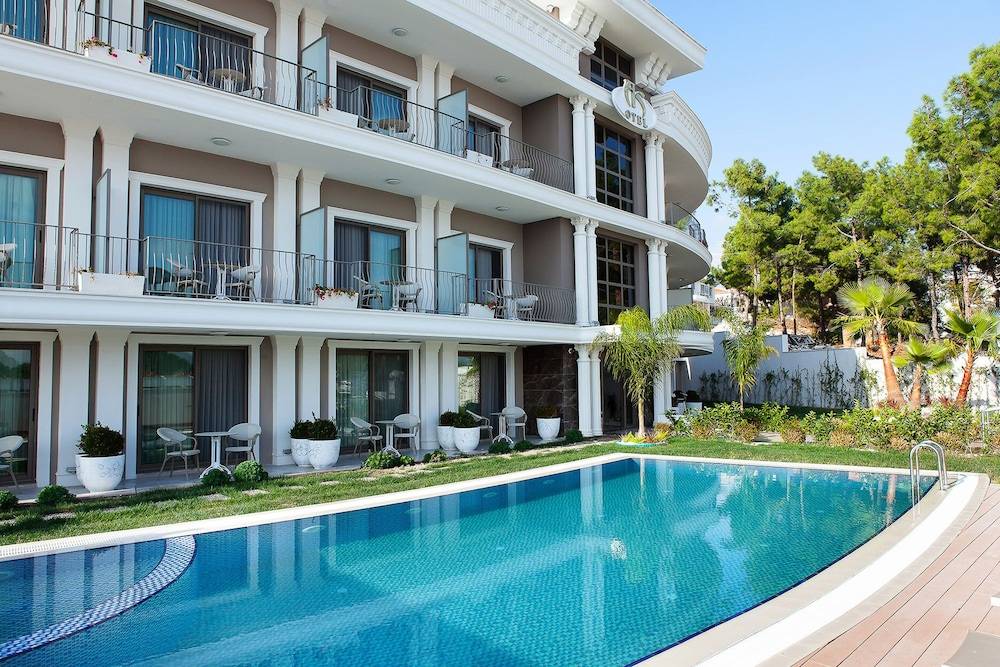 As Hotel Cesme 1