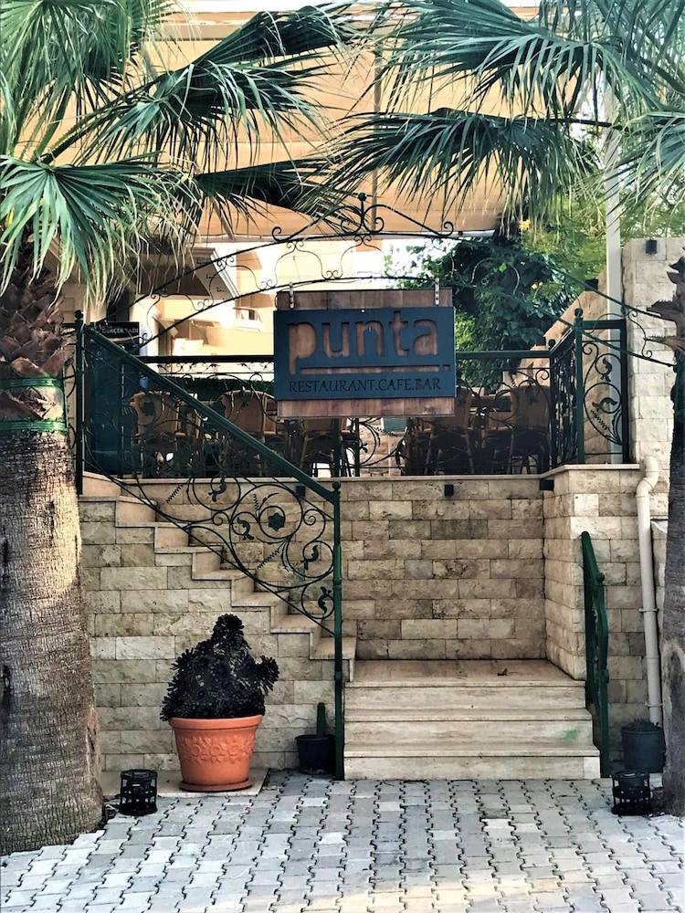 Lord Hotel 2