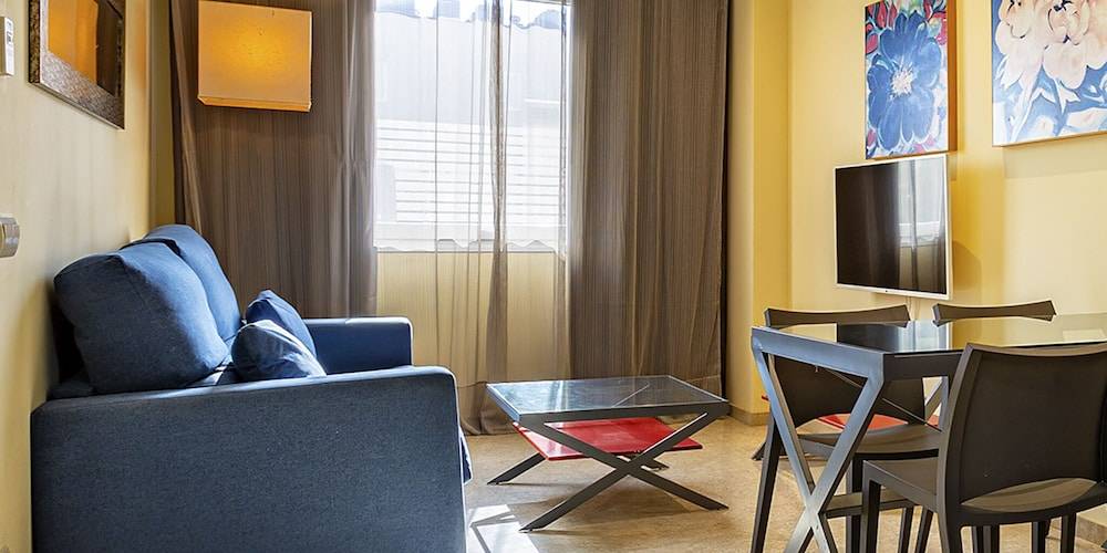 Apartamentos Vértice Sevilla Aljarafe 1