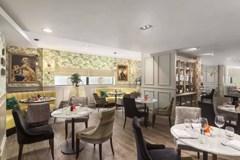 Ramada Hotel & Suites by Wyndham Coventry 1