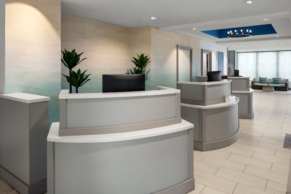 Courtyard by Marriott Nassau Downtown/Junkanoo Beach 2