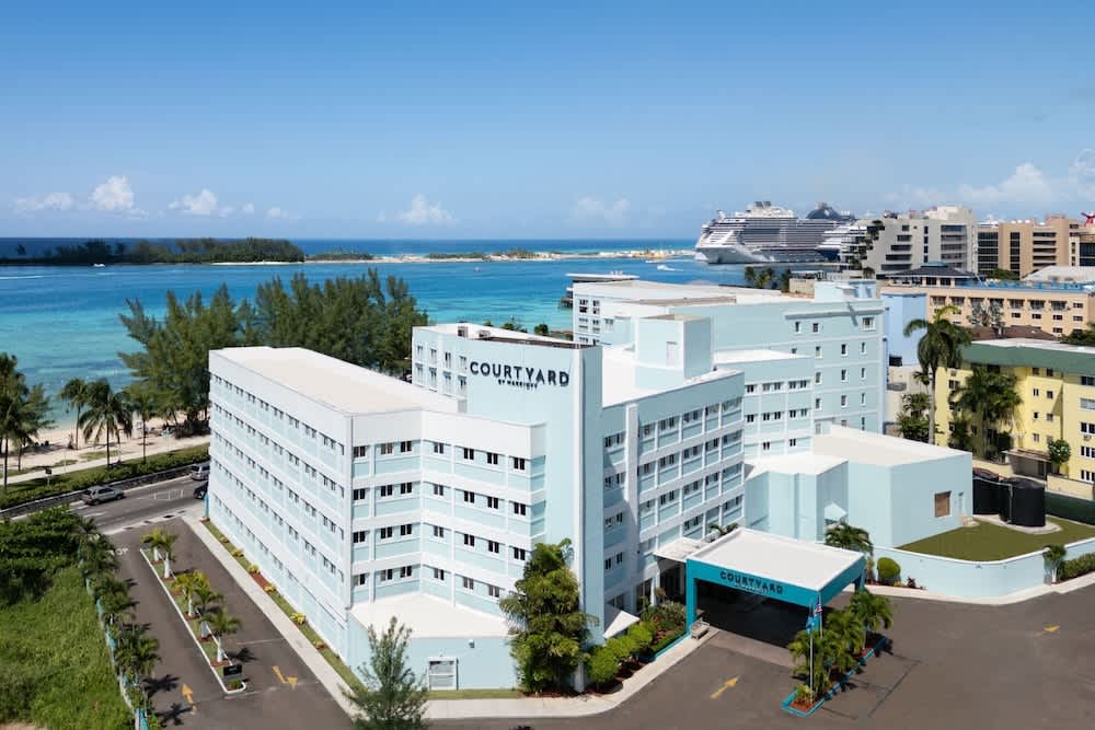 Courtyard by Marriott Nassau Downtown/Junkanoo Beach 1