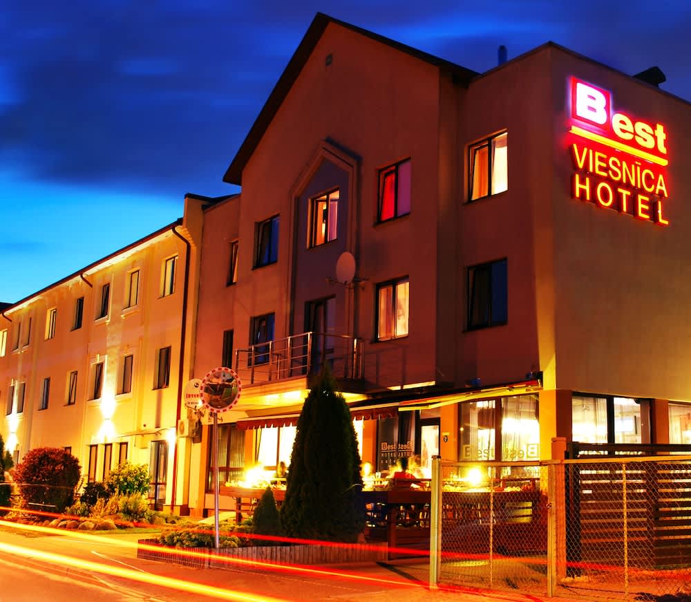 Hotel BEST with FREE PARKING 1
