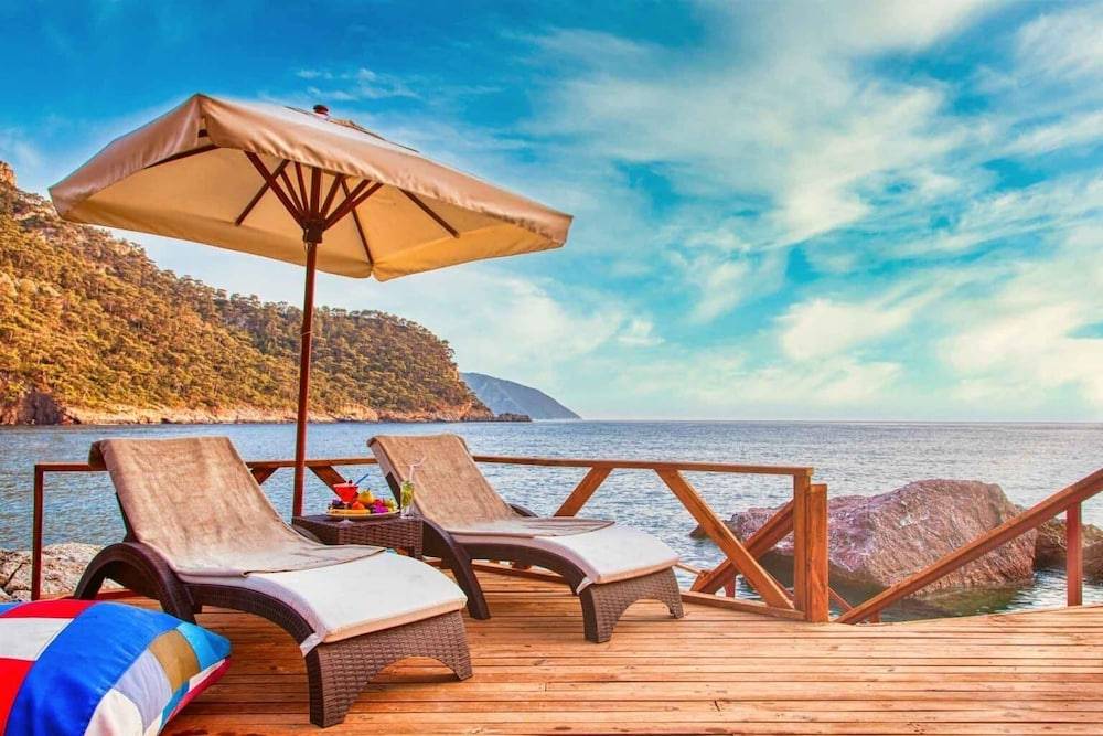 La Boheme Kabak Adults Only 1