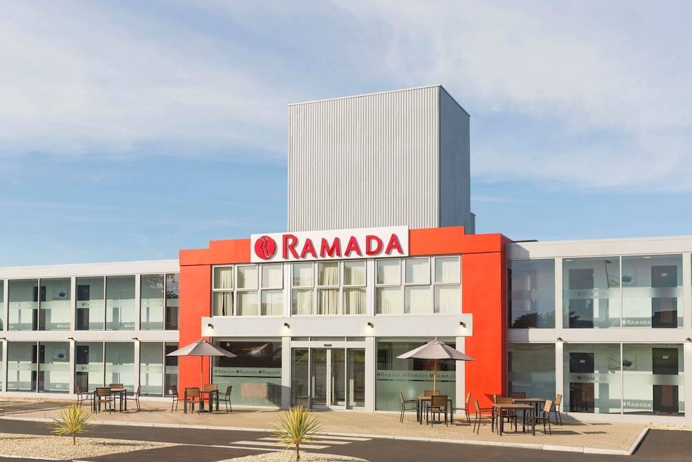 Ramada by Wyndham Milton Keynes 1