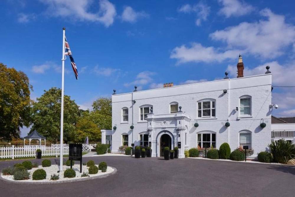 Woughton House Hotel, WorldHotels Distinctive 1